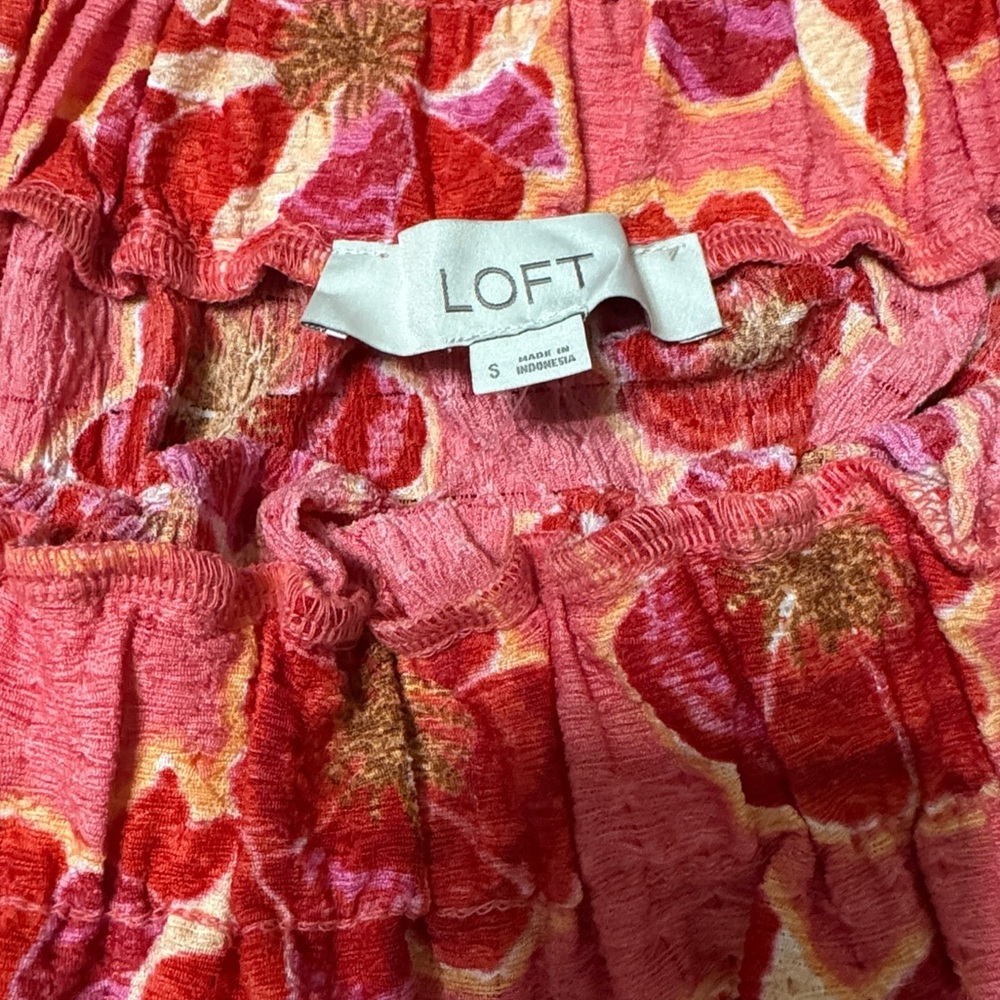 NWT LOFT Floral Crinkle Jacquard Off-the-Shoulder Top – Fresh Guava - Picture 6 of 7